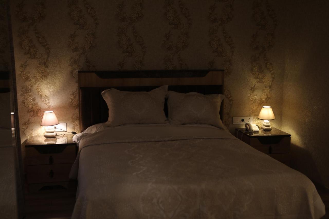 Midcity Hotel Baku Luaran gambar